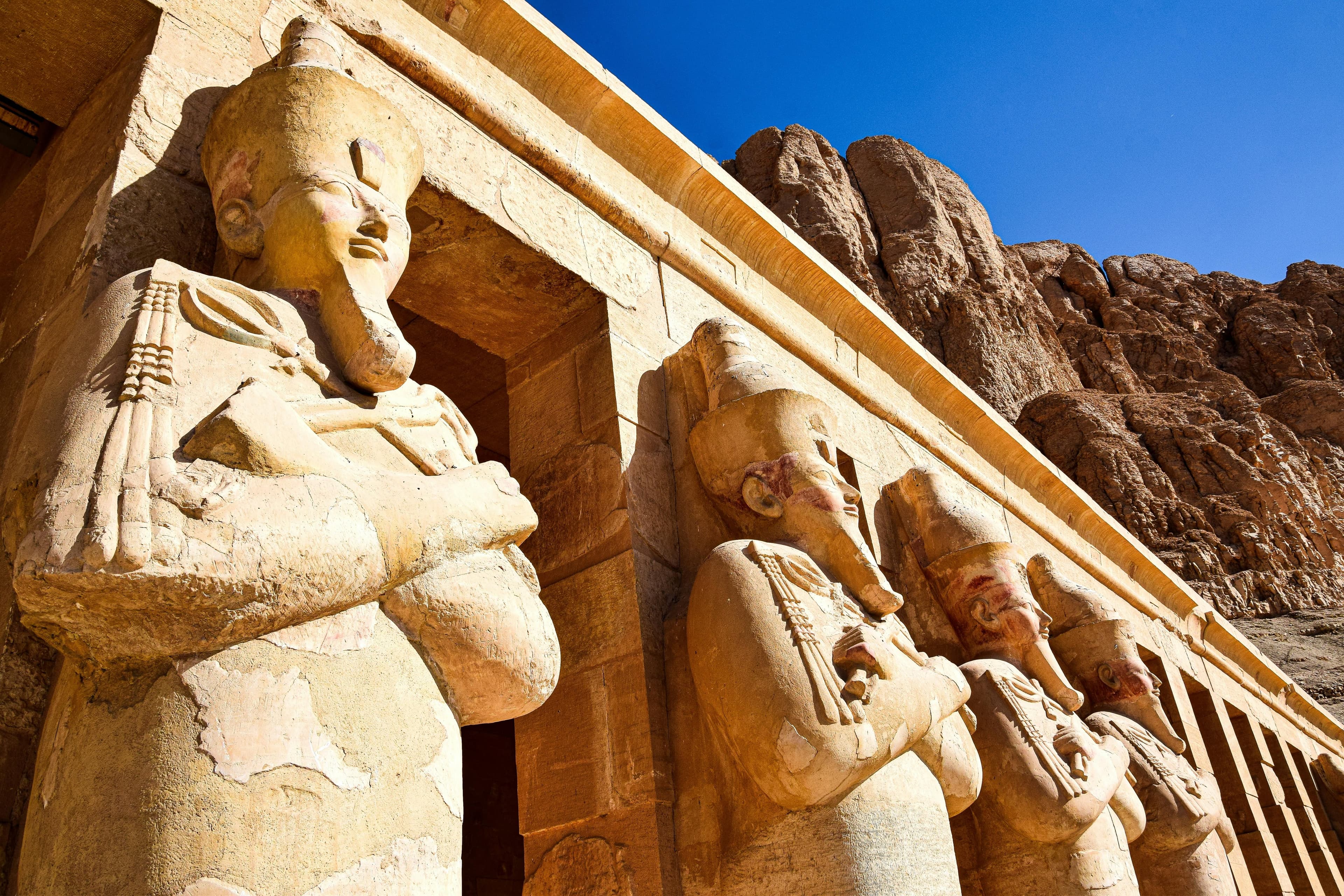 Colossal statuary of the Theban west.