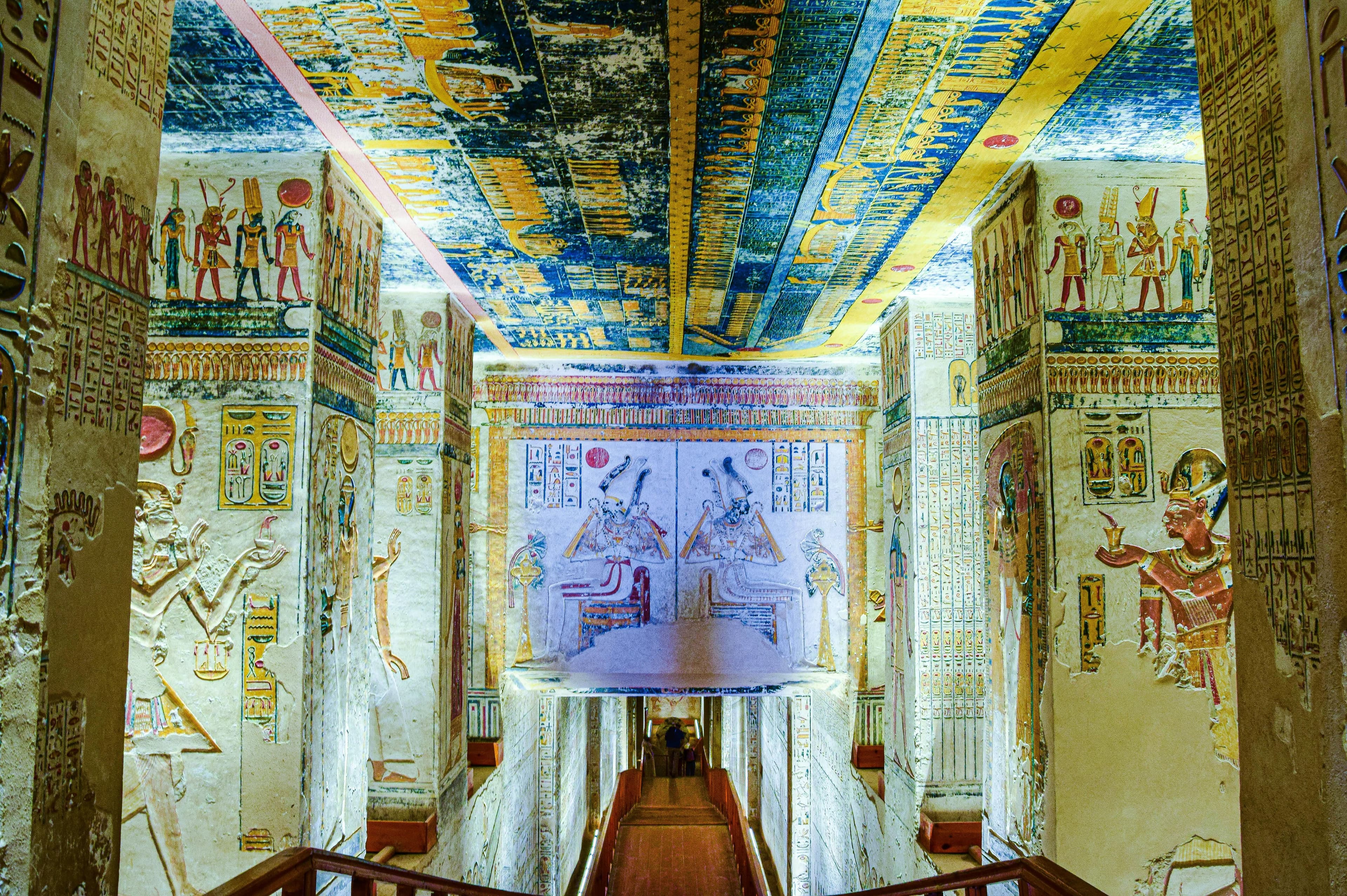 A painted ceiling in a craftsman's tomb.